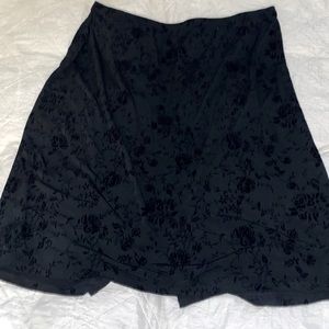 Women’s black floral skirt